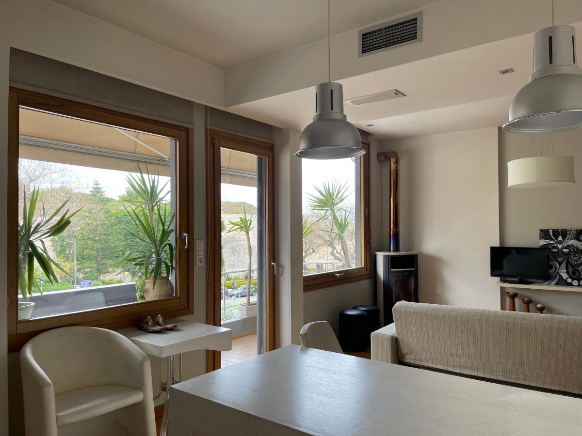 Oasis City Apartment Heraklion  Bagian luar foto